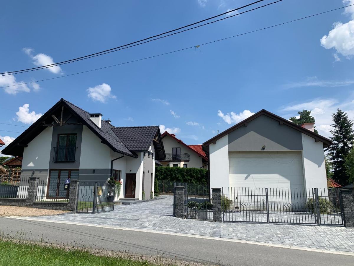 Cozy 2-Bedroom Vacation Apartment With Entire Top Floor Gaj  Exterior photo