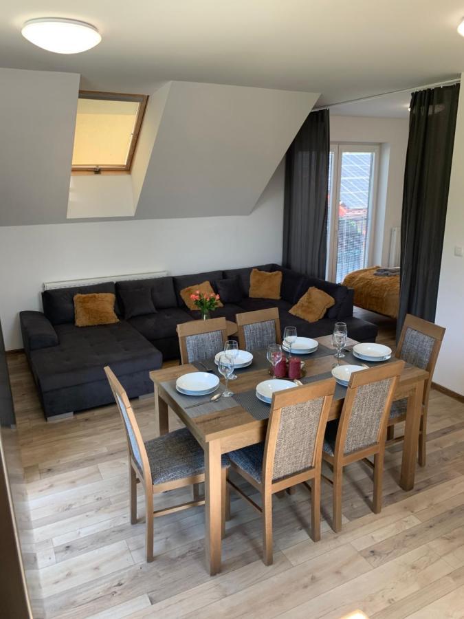 Cozy 2-Bedroom Vacation Apartment With Entire Top Floor Gaj  Exterior photo