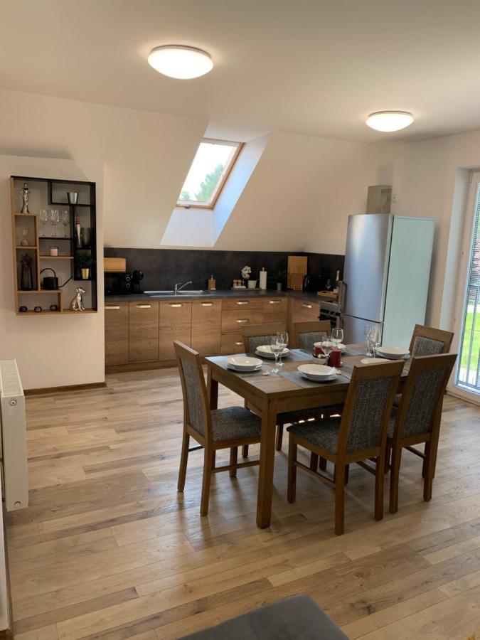 Cozy 2-Bedroom Vacation Apartment With Entire Top Floor Gaj  Exterior photo